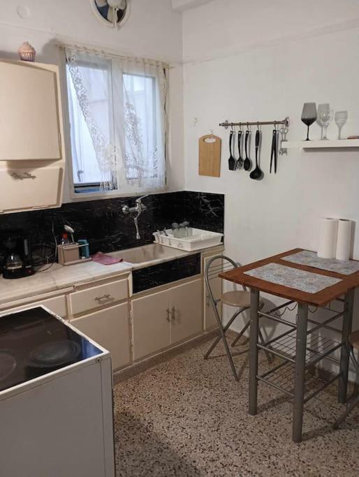 Appartement Marina Zea ピレウス エクステリア 写真